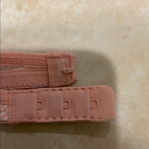 2 Pairs Of Bras Size 34A - Picture 9 of 10